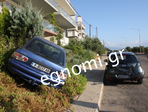 Αυτοκίνητο ανέβηκε σε βεράντα!