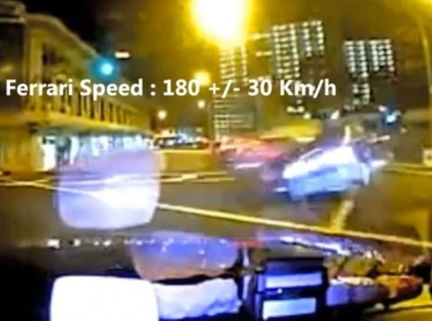 Ferrari προκαλεί τροχαίο με τρεις νεκρούς on camera (video)