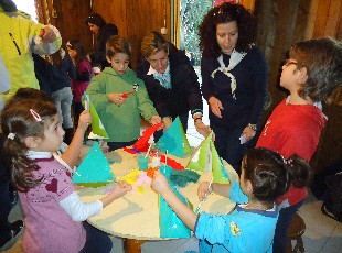 Γιορτινές κατασκευές στο Παραμυθοχωριό