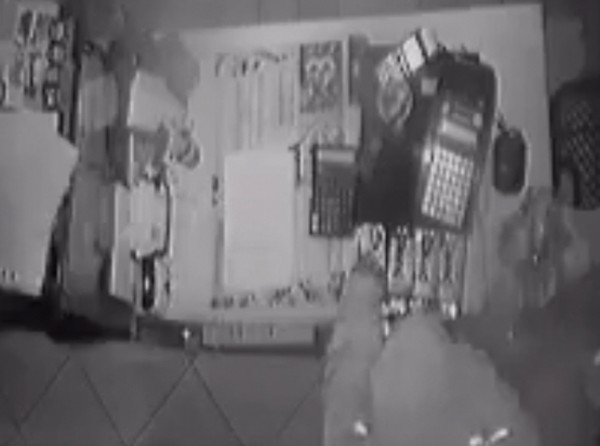 ΨΑΧΝΑ: Κλοπή στο Bridge House (VIDEO)