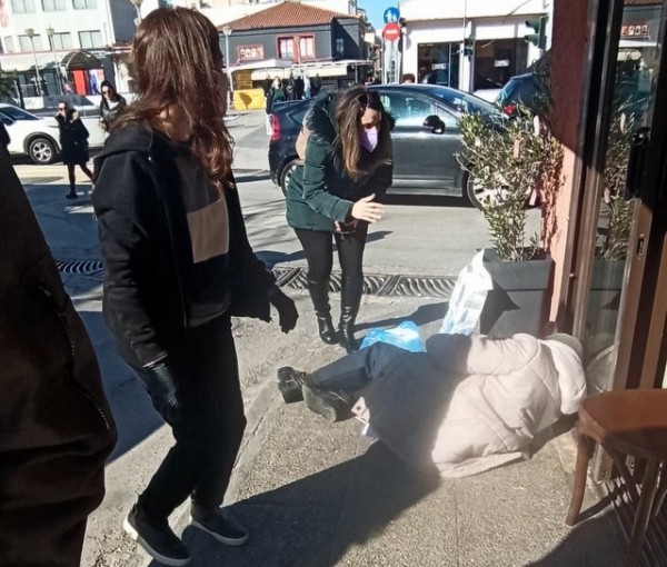 ΧΑΛΚΙΔΑ: Περαστικός έπεσε αναίσθητος στο πεζοδρόμιο το μεσημέρι της Δευτέρας