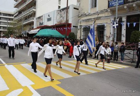 Ολα τα γυμνάσια στην παρέλαση της 25ης Μαρτίου στη Χαλκίδα