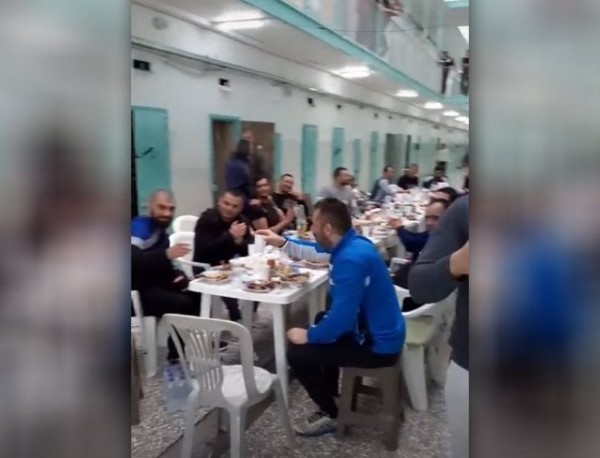 Κρατούμενοι κάνουν πάρτι με Σφακιανάκη στον Κορυδαλλό (VIDEO)