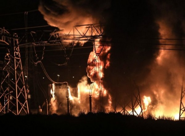 Αττική, Πελοπόννησος και Αργολίδα βυθίστηκαν στο σκοτάδι την Κυριακή το βράδυ (VIDEO)