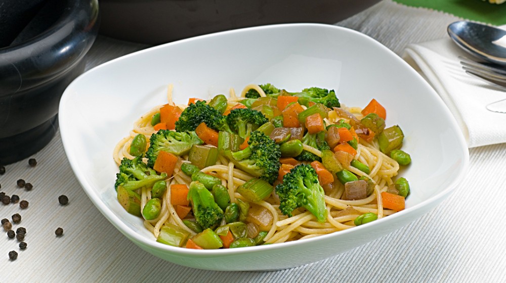 Σούπα με νουντλς και λαχανικά