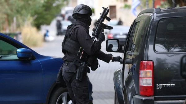 ΛΗΣΤΕΙΑ ΤΡΑΠΕΖΑΣ ΣΤΗΝ ΚΑΤΩ ΤΙΘΟΡΕΑ: Στα χέρια του ελληνικού FBI η συμμορία με τον βαρύ οπλισμό