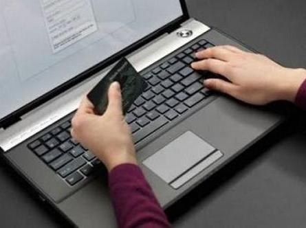 Απάτη με προπληρωμένες κάρτες στο διαδίκτυο από 56χρονη Ελληνίδα