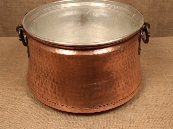 ΛΑΜΙΑ: Έλληνας κλέφτης έκλεψε ένα καζάνι από αποθήκη