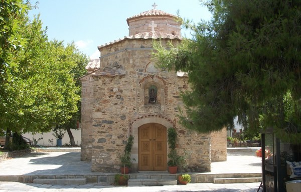 Λειτουργεί καθημερινά το μοναστήρι Αγίου Γεωργίου Αρμά στα Φύλλα