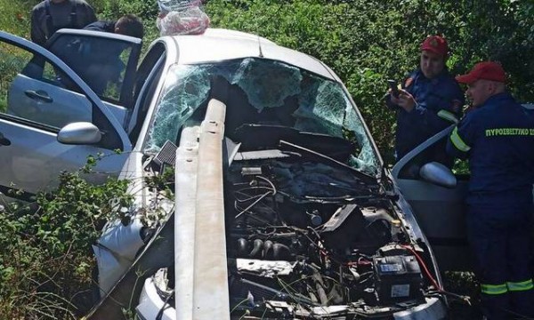 Τραγωδία: Μπάρες διαπέρασαν αυτοκίνητο και σκότωσαν τον οδηγό