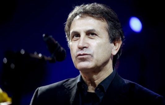 Στο χειρουργείο ο Γιώργος Νταλάρας