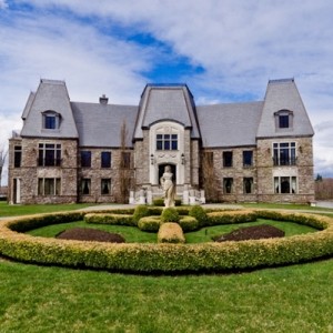 Στο σφυρί η βίλα της Σελίν Ντιόν