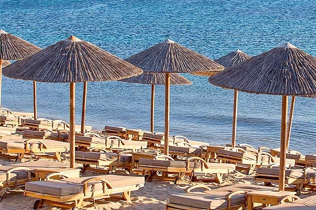Πέθανε στην ξαπλώστρα και νόμιζαν ότι έκανε ηλιοθεραπεία