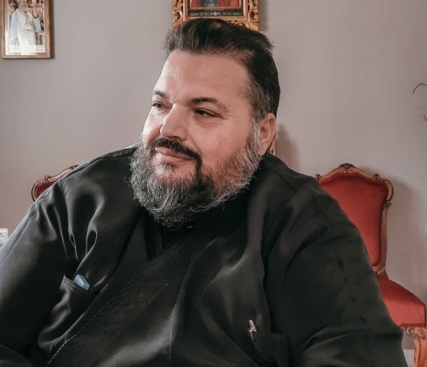 Θετικός στον κορωνοϊό ο εφημέριος Άνω Βάθειας Δημήτριος Αργύρης και η πρεσβυτέρα του