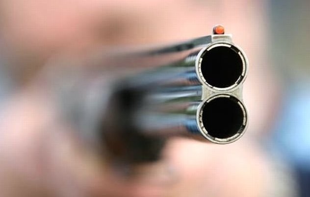 Βρήκε το διαρρήκτη να κοιμάται στο κρεβάτι του!