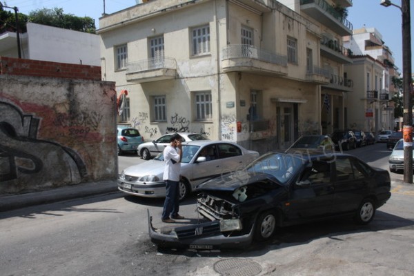 ΧΑΛΚΙΔΑ: Οδηγός παραβίασε stop και προκάλεσε ατύχημα