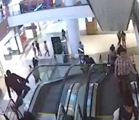 Τραγικός θάνατος για 12χρονο: Μαγκώθηκε στην κυλιόμενη σκάλα (VIDEO)