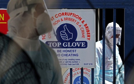 Η μεγαλύτερη εταιρία προστατευτικών γαντιών κλείνει λόγω κορωνοιού