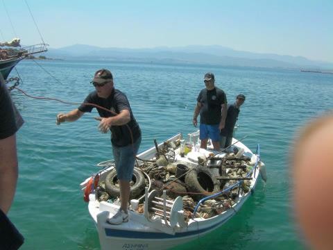 ΕΡΕΤΡΙΑ: Ο βυθός της θάλασσας ήταν χωματερή!