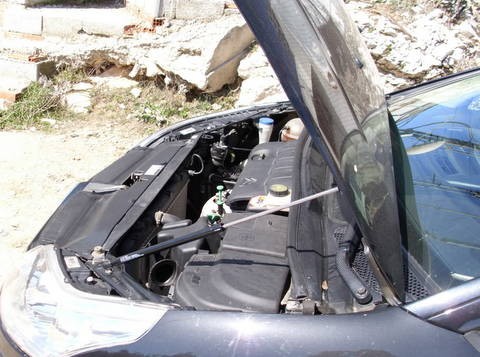 Πούλησε καπό από κλεμμένο αμάξι