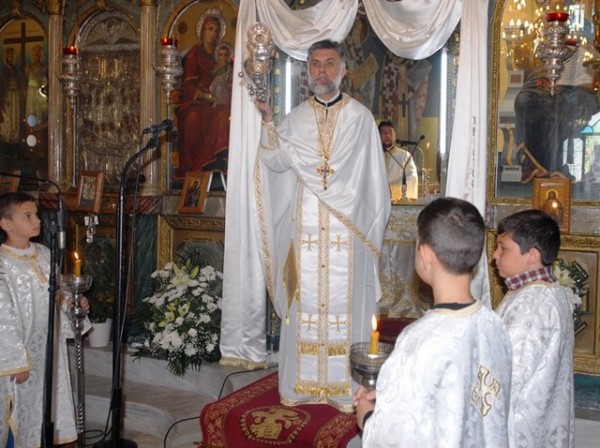 Θερμές ευχές από τον Μητροπολίτη στον π. Νικόδημο Ευσταθίου