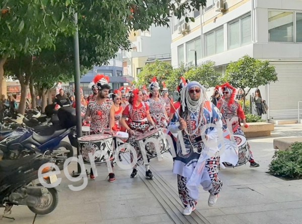 ΑΠΟΚΡΙΕΣ ΧΑΛΚΙΔΑΣ 2Ο23: Οι Batala ...τυμπανίζουν στους δρόμους της πόλης (VIDEO)