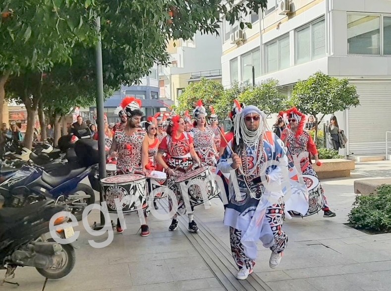 ΑΠΟΚΡΙΕΣ ΧΑΛΚΙΔΑΣ 2Ο23: Οι Batala ...τυμπανίζουν στους δρόμους της πόλης (VIDEO)