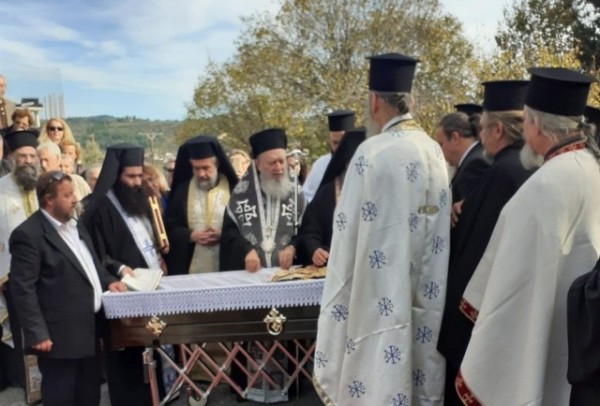 Η γη της Ιστιαίας δέχθηκε το λείψανο του μακαριστού αρχιμανδρίτη Ιγνάτιου Καπνίση