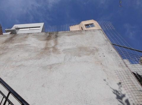 Γνωστή Χαλκιδέα μετέτρεψε το σπίτι της σε φρούριο
