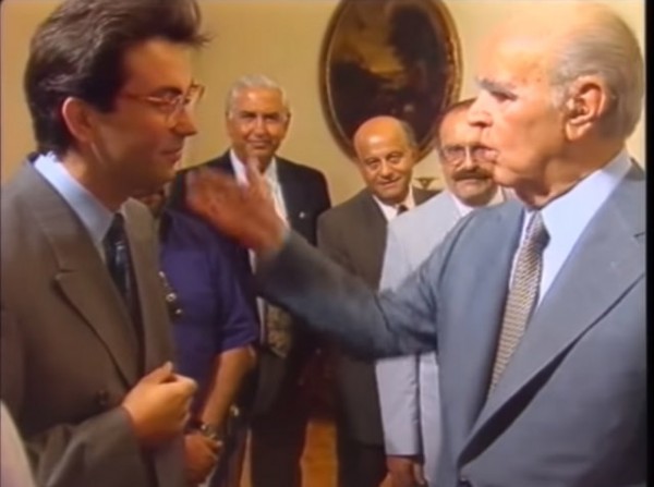 ΤΡΟΜΕΡΟ ΒΙΝΤΕΟ: Το χαστούκι του Καραμανλή στο Θοδωρή Ρουσόπουλο