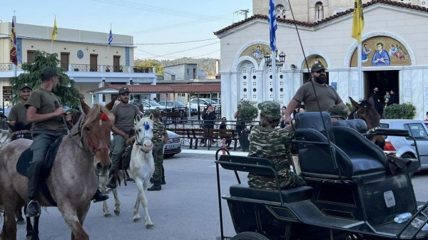 ΠΡΟΚΟΠΙ ΕΥΒΟΙΑΣ: Καβαλάρηδες με άλογα και άμαξες στο Προσκύνημα του Οσίου Ιωάννη του Ρώσου