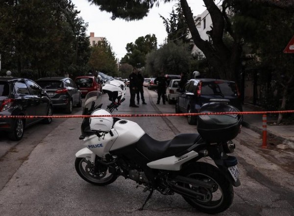 Αποσωληνώθηκε ο οφθαλμίατρος που τον πυροβόλησε η 49χρονη