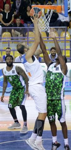 ΚΥΜΗ-ΓΣ ΛΑΡΙΣΑΣ/ΦΑΡΟΣ: 70-71: Ηττα-μαχαιριά μέσα στην Κάνηθο