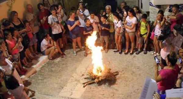 ΧΑΛΚΙΔΑ: Αναβιώνει το έθιμο του Κλήδονα στον πεζόδρομο της Νεάπολης