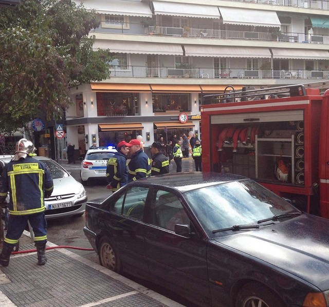 Τρεις νεκροί από φωτιά σε πολυκατοικία τα ξημερώματα της Κυριακής