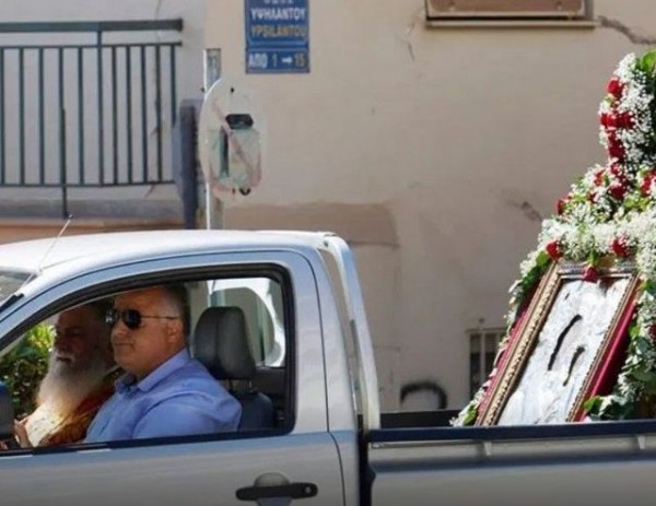 Πρόστιμο και αφαίρεση πινακίδων σε αγροτικό που έκανε περιφορά εικόνας