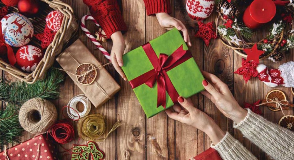 ΑΦΙΕΡΩΜΑ ΧΡΙΣΤΟΥΓΕΝΝΙΑΤΙΚΗ ΑΓΟΡΑ: Γιορτινές επιλογές που κάνουν τη διαφορά!