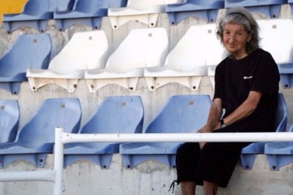 Χούλιγκανς στην Κύπρο χτύπησαν ηλικιωμένη γυναίκα