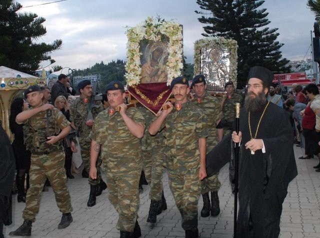 Με λαμπρότητα και τιμές η Χαλκίδα υποδέχθηκε την εικόνα της Παναγίας από την Σκόπελο