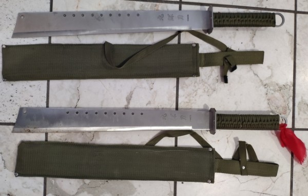 Είχαν στα σπίτια τους πολεμικά σπαθιά δύο Έλληνες 35 και 48 ετών (φωτό)