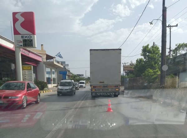 ΧΑΛΚΙΔΑ: Φορτηγό έμεινε στο δρόμο