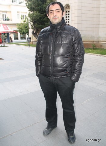 Στηρίξτε μας για να σας βοηθήσουμε