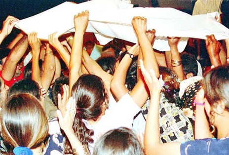 ΗΡΑΚΛΕΙΟ: Γλέντι Ρομά με περισσότερα από 100 άτομα παρά τα περιοριστικά μέτρα