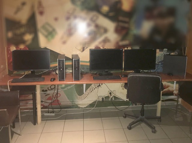 Εντοπίστηκαν δύο καταστήματα με παράνομα τυχερά παιχνίδια