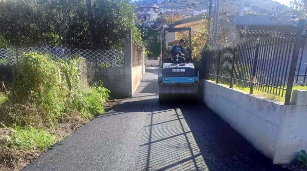 ΔΗΜΟΣ ΔΙΡΦΥΩΝ-ΜΕΣΣΑΠΙΩΝ: Ασφαλτοστρώνονται οι δρόμοι προς την παραλία Πολιτικών