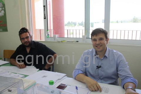 Ο Χαλκιδέος δικηγόρος Κώστας Χάνος μετρούσε ψήφους στην Ερέτρια