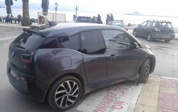 Τα ...γαϊδούρια πάνε και στην Ερέτρια