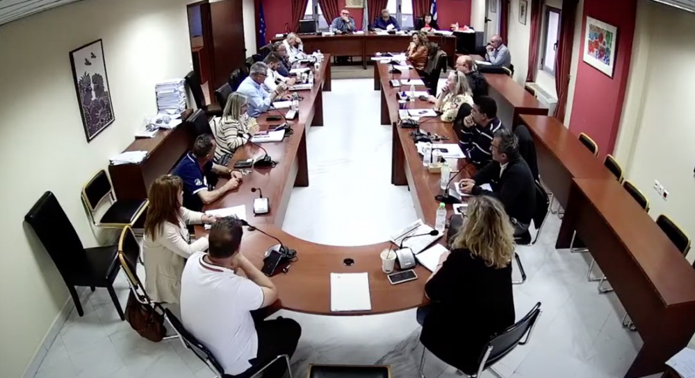 ΔΗΜΟΣ ΔΙΡΦΥΩΝ-ΜΕΣΣΑΠΙΩΝ: Παρατήρηση σε υπαλλήλους γιατί άκουγαν μουσική