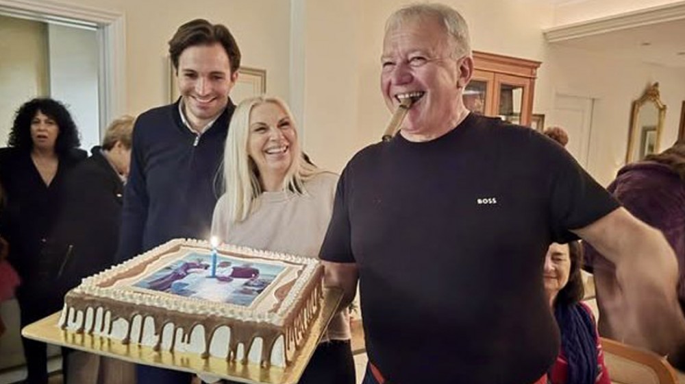 ΧΑΛΚΙΔΑ: Ο Γιάννης Πολλάλης έκανε έκπληξη στη σύζυγό του Βάσω για τα γενέθλιά της