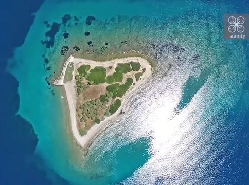 Νησάκι με σχήμα καρδιάς στην Ερέτρια (VIDEO)